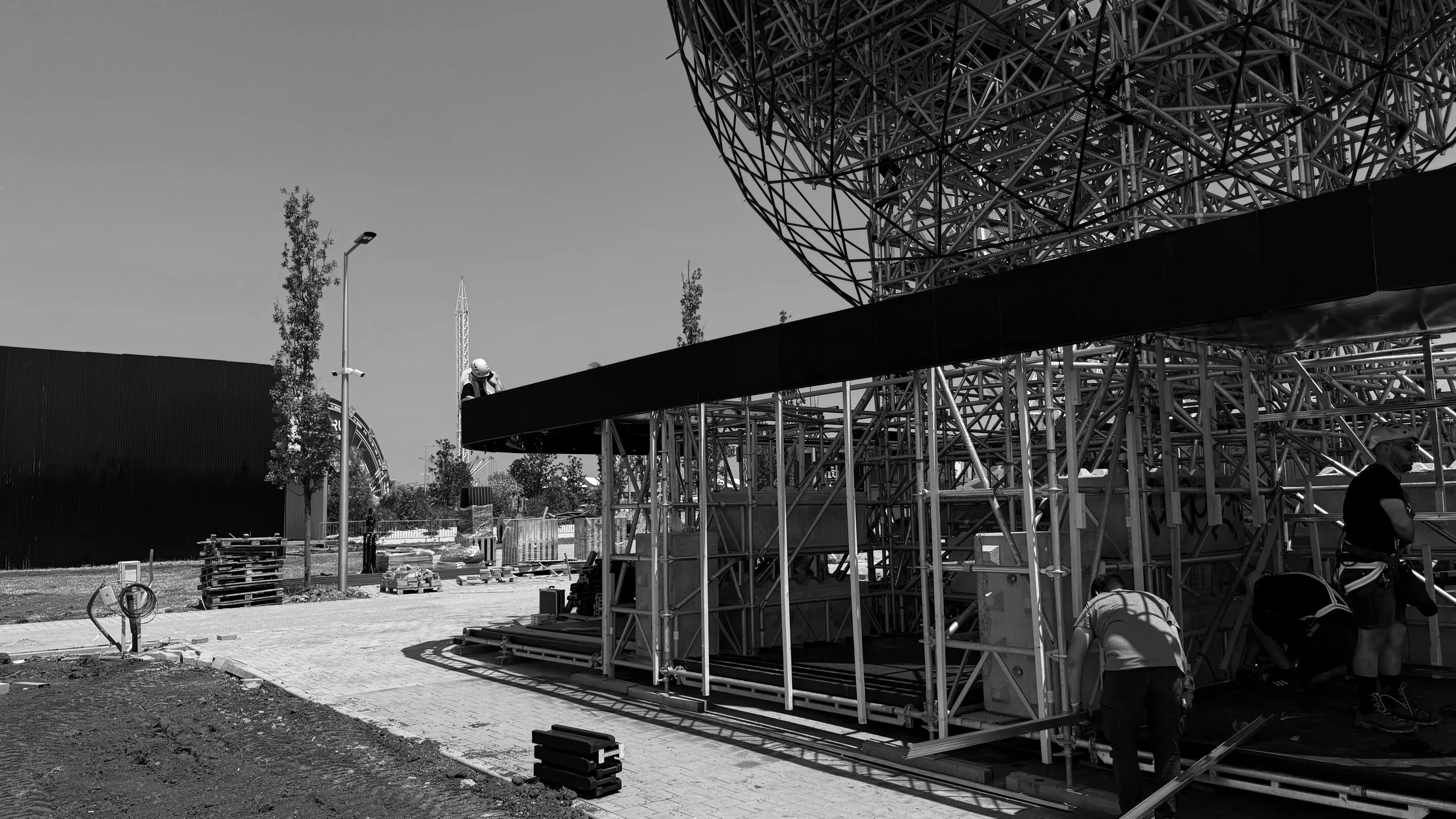 HexagonX production structure being assembled